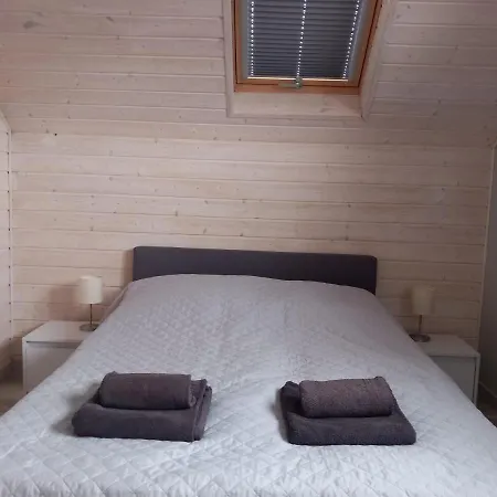 Apartament Na Komandorskiej Drewniane
